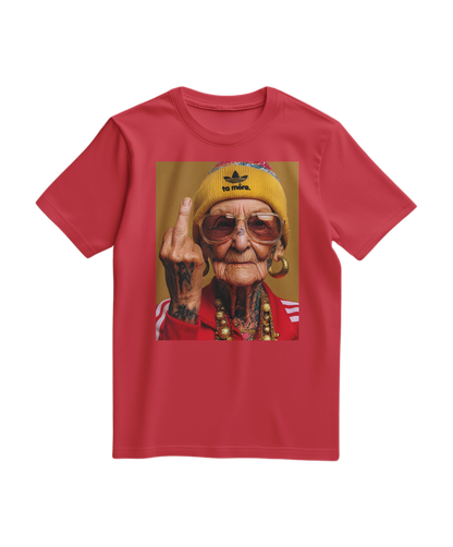 Camalestore T-shirt vermelha Ta Mère com estampa gráfica, tecido de algodão, modelagem casual, em fundo branco.