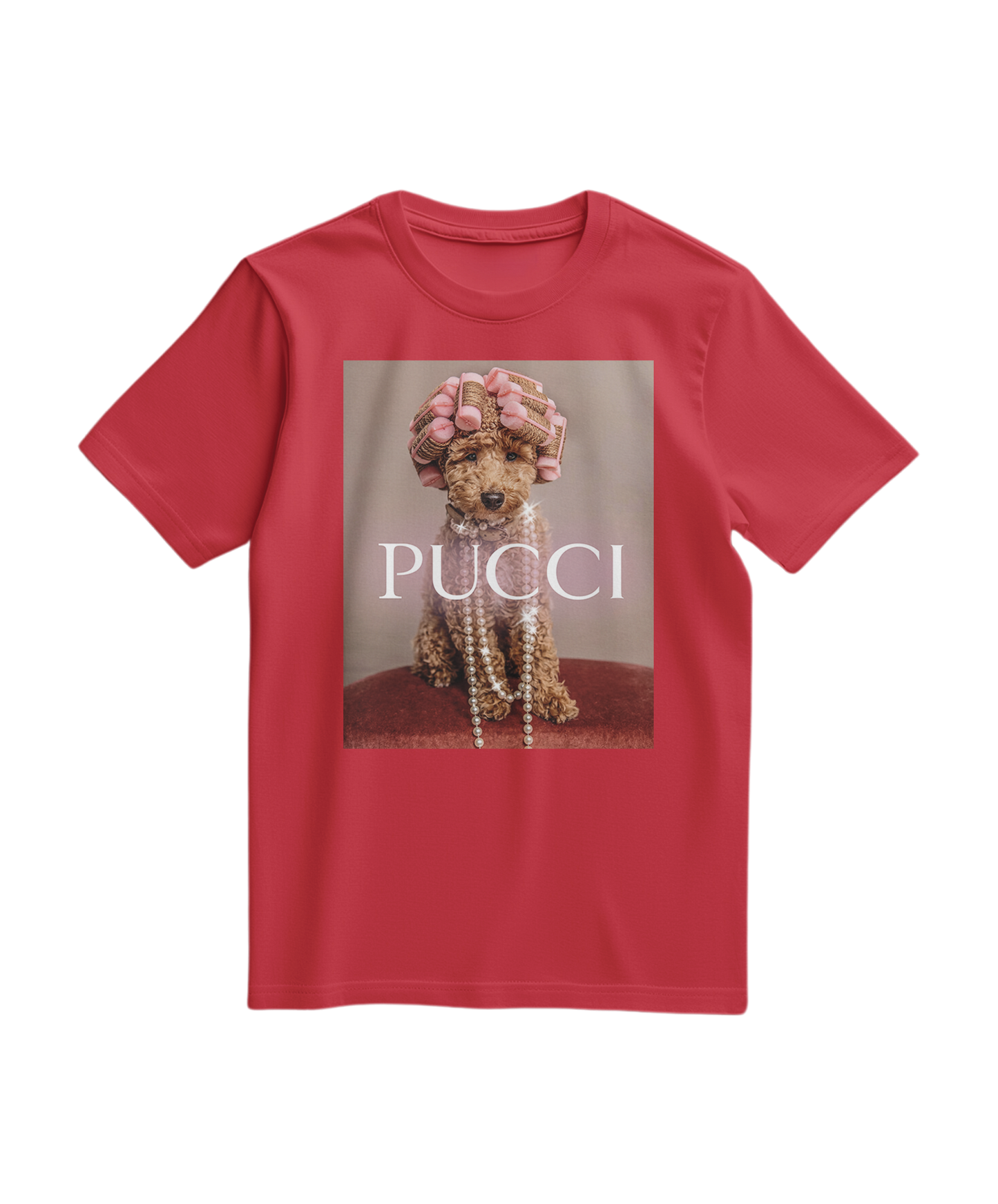 Camiseta vermelha Poo Glam da Camalestore, t-shirt casual com design divertido e estilo moderno.