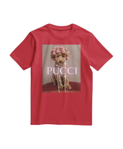 Camiseta vermelha Poo Glam da Camalestore, t-shirt casual com design divertido e estilo moderno.