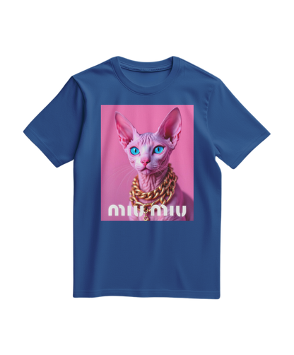 Camalestore camiseta rosa com detalhes dourados e estampa de esfinge Sphynx, estilo casual e confortável.