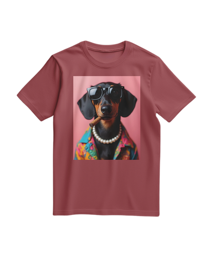Camiseta smoking dachshund da Camalestore, camiseta casual de algodão na cor terracota com estampa de dachshund fumando.