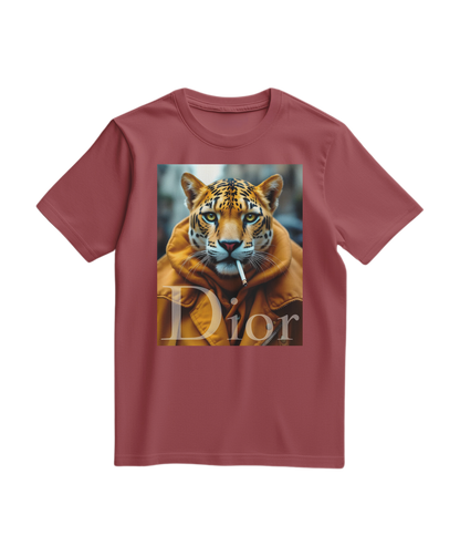 Camalestore T-shirt Jaguar Raw em tom terracota, com estampa de onça, tecido confortável e estilo casual para o dia a dia.