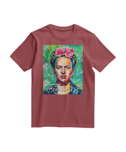 Camiseta Kahlo Chromatic da Camalestore em tom terracota, com estampa artística de Frida Kahlo, vista frontal.