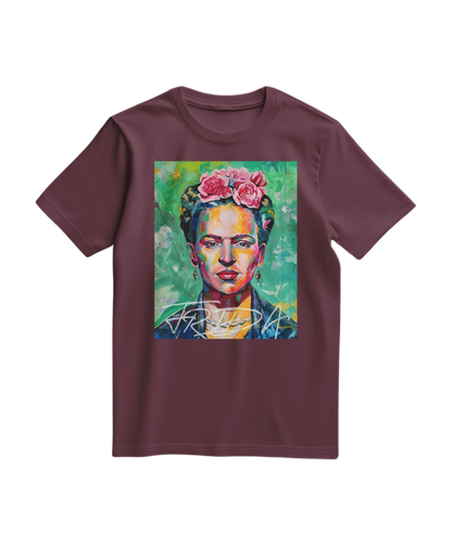 Camiseta Kahlo Chromatic da Camalestore, T-shirt vinho com estampa artística de Frida Kahlo, vista frontal em fundo branco.