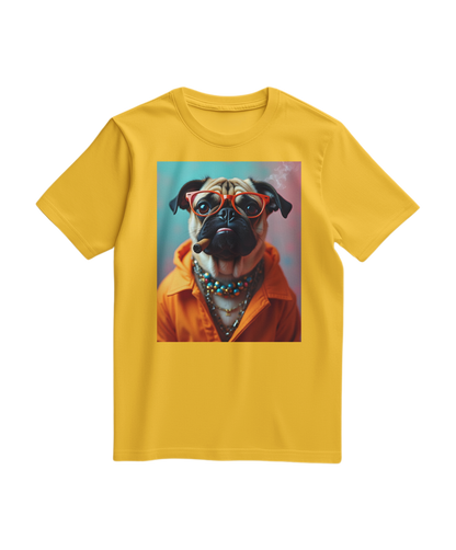 Camiseta laranja Pug Rebel da Camalestore, com estampa de pug e detalhes em preto, vista frontal em tecido leve e confortável