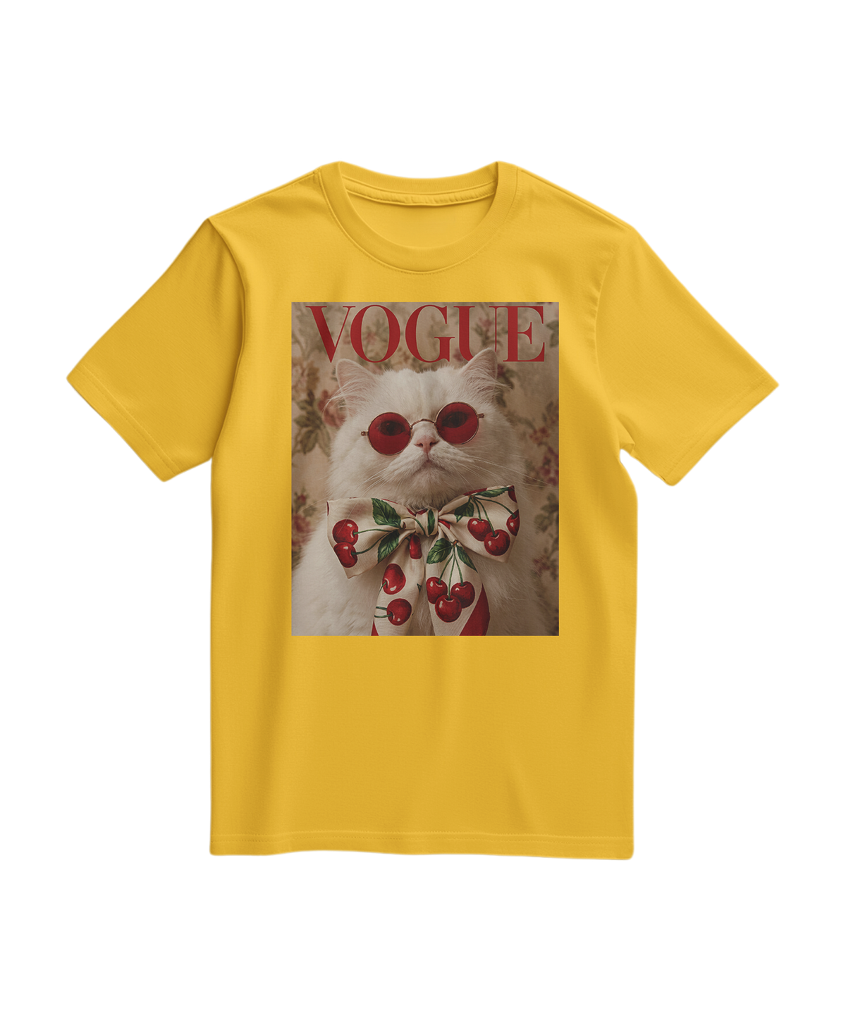 Camiseta Velvet Cherry da Camalestore, em amarelo, com estampa de cereja, visual casual e confortável, vista frontal.