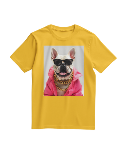 Camiseta Bulldog Azure Pop da Camalestore, com estampa colorida de cão bulldog na frente, em tecido amarelo vibrante.