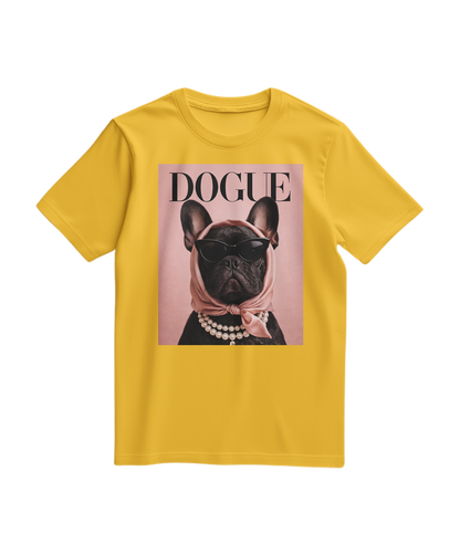 Camiseta amarela The Frenchie Muse da Camalestore, com estampa de um French Bulldog, vista frontal em tecido de algodão.
