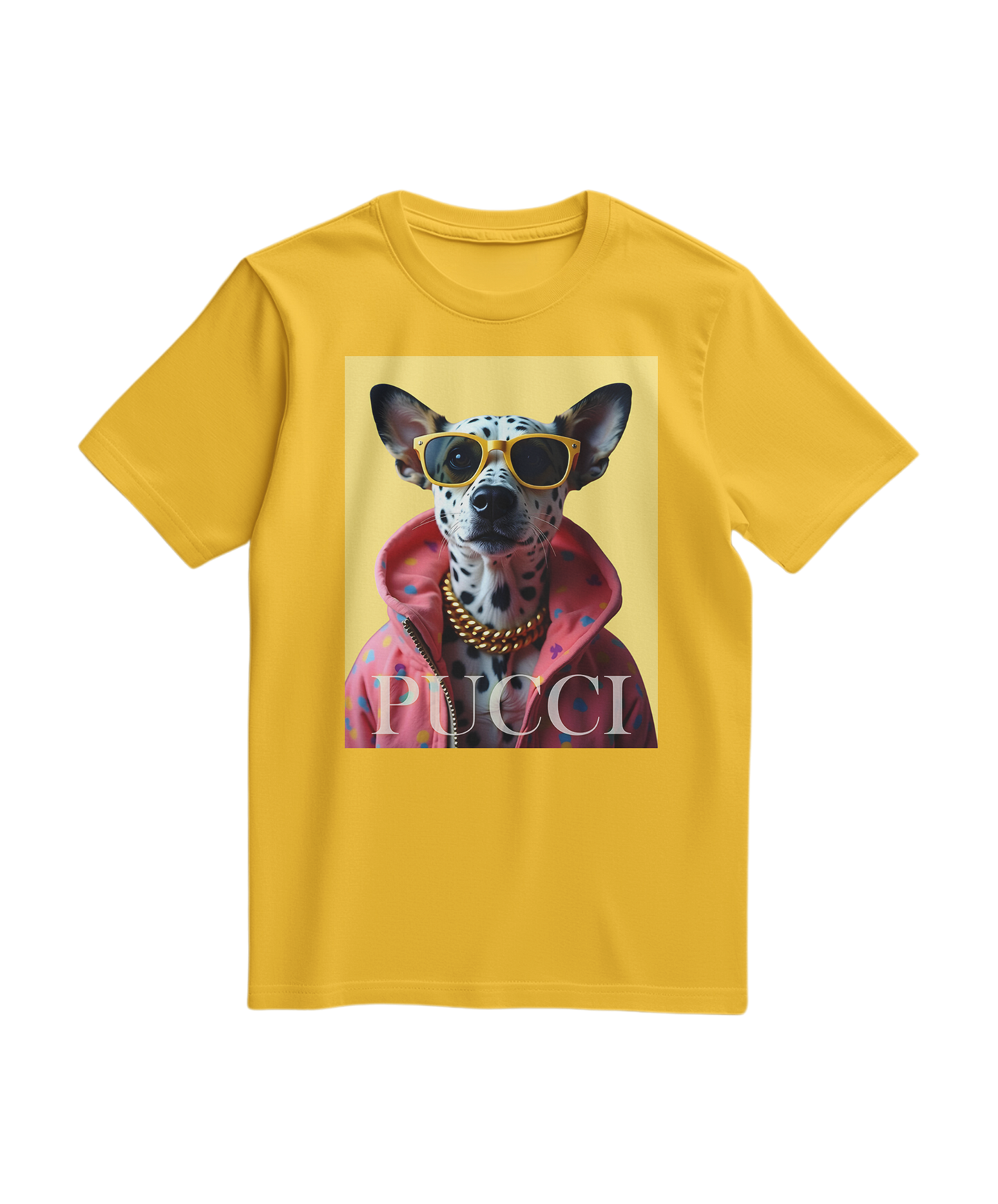 T-shirt amarela da Camalestore com estampa de dálmatas, tecido confortável e design casual para o dia a dia.