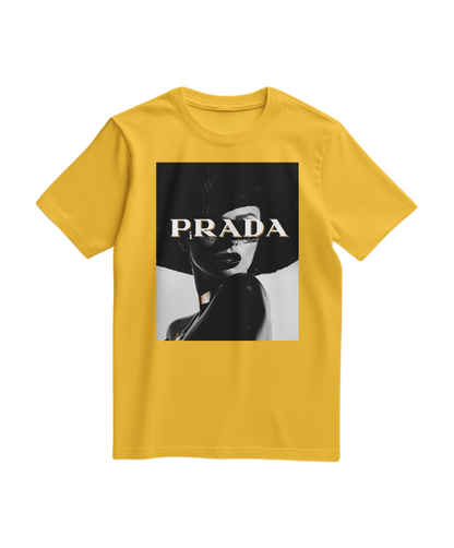 Camiseta amarela Shadow Couture Muse da Camalestore, com design moderno, vista frontal, tecido confortável e estilo casual.