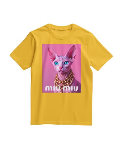 Camalestore camiseta rosa com detalhe dourado e estampa de esfinge, modelo casual de T-shirt para looks modernos.