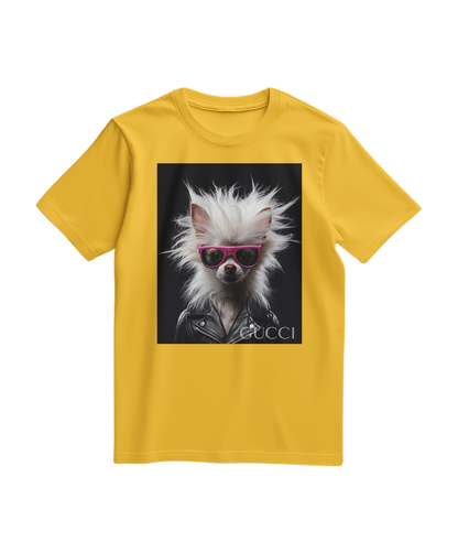 Camiseta Rebel Fur amarela da Camalestore, com estampa estilosa e design casual visível na imagem.
