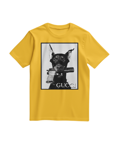 Camiseta amarela Dog Amunition da Camalestore, camiseta casual com estampa de cachorro e detalhes visíveis na imagem.