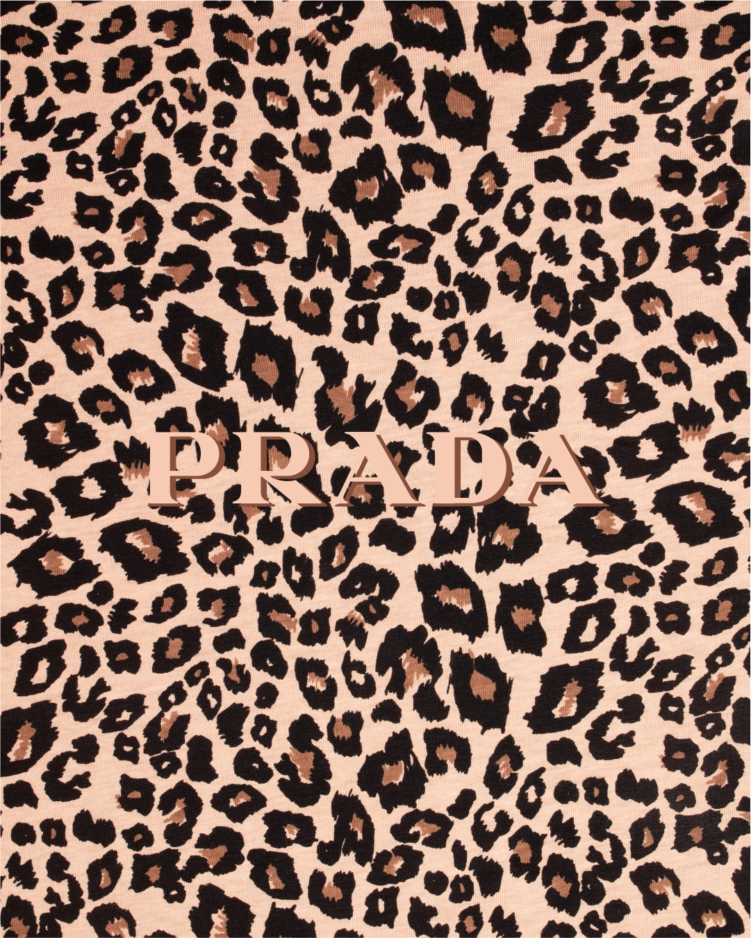 Camalestore camiseta Leopard Blush em tom rosado, com estampa de onça, tecido confortável e design casual.