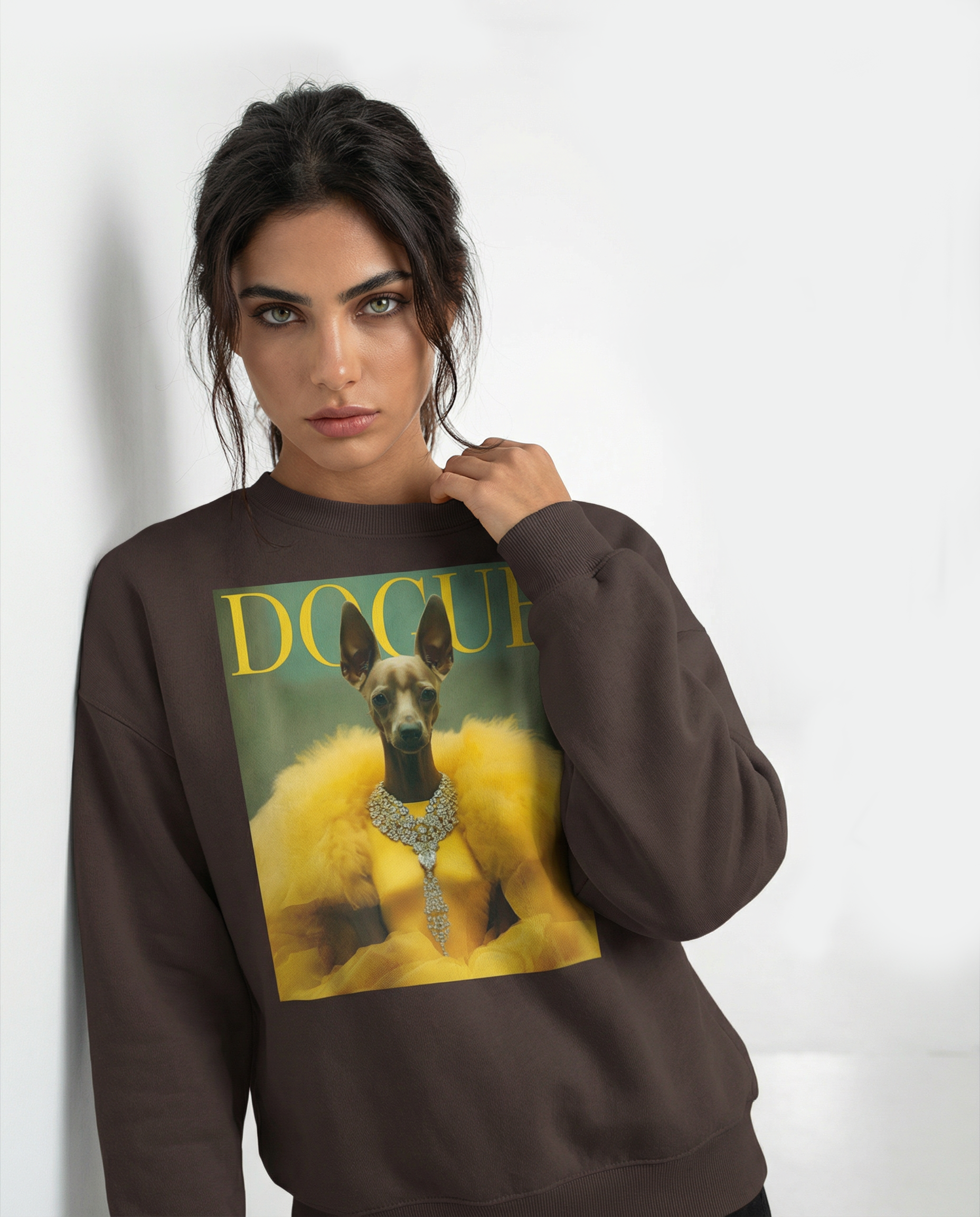 Sweatshirt amarelo Dogue Edition da Camalestore, com design confortável e tecido macio, ideal para cães estilosos.