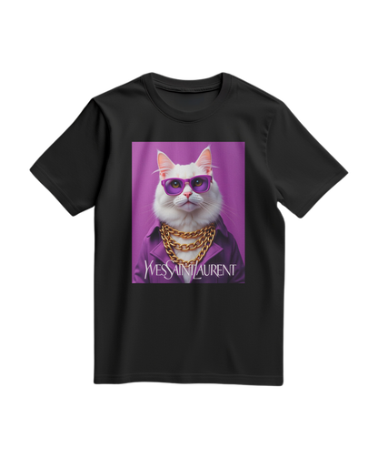 Sweatshirt branca Y Fluffy da Camalestore, com tecido felpado e design confortável, mostrado na imagem.