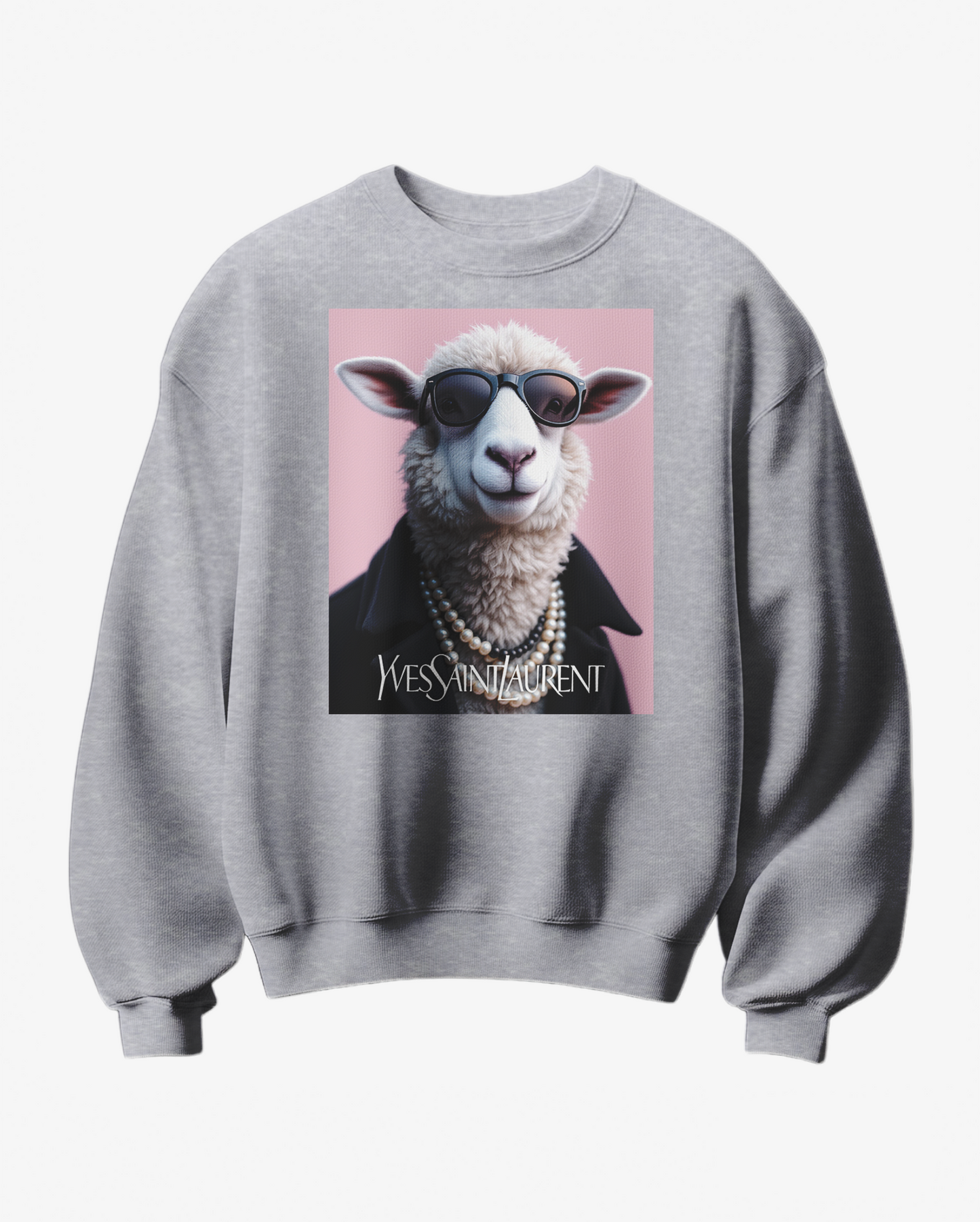 Sweatshirt Saint Sheep da Camalestore, com estampa de ovelha, tecido confortável e design casual para uso diário.