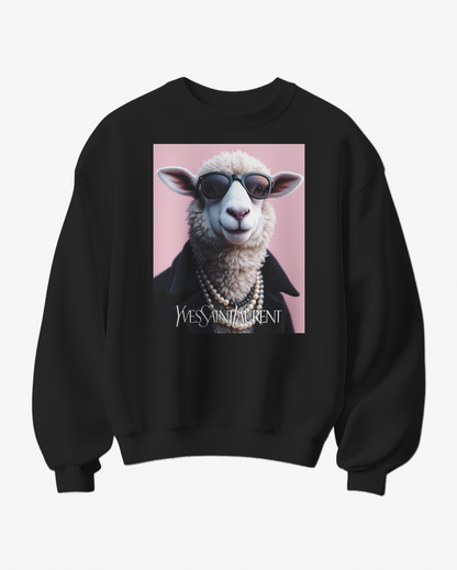 Sweatshirt Saint Sheep da Camalestore com design de ovelha e detalhes confortáveis, em tecido macio e estilo casual.